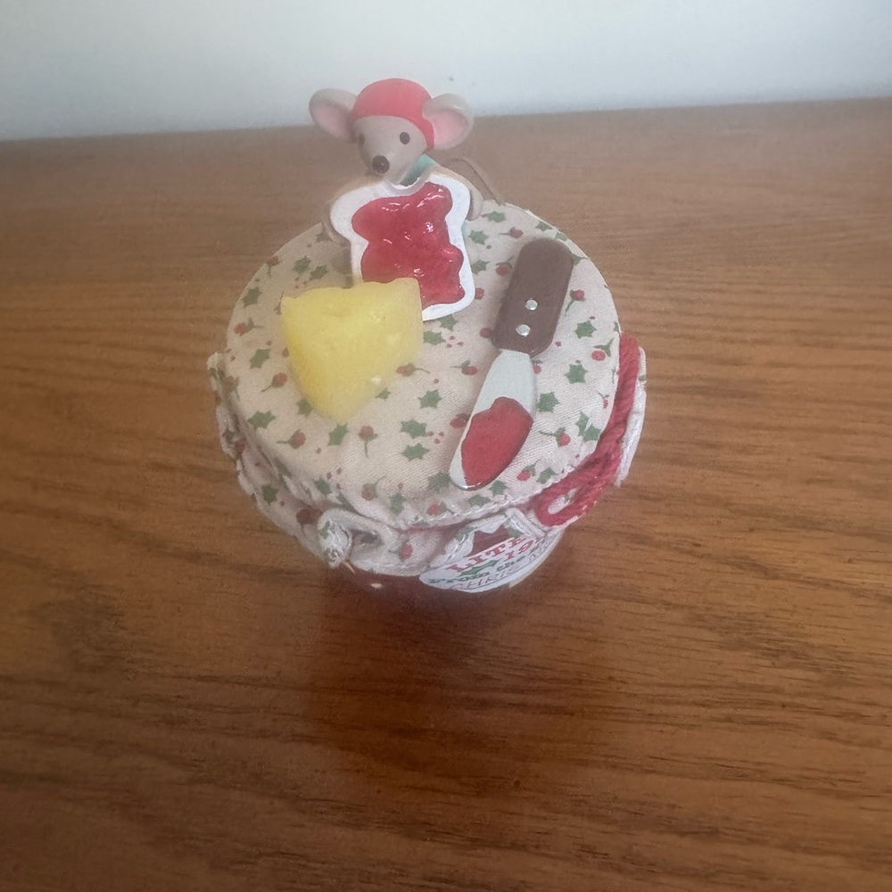 Hallmark 1994 keepsake ornament Chris Mouse Jelly clip on light.